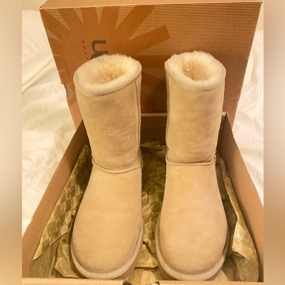 Ugg boots women’s size 8
